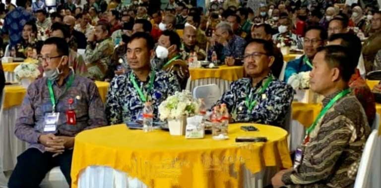 bupati pesisir barat