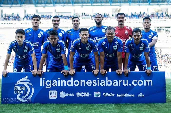 Skuad PSIS Semarang saat hadapi Barito Putra di Stadion Jatidiri, Semarang, Sabtu (6/8/2022). (Liga Indonesia Baru)