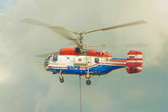 Helikopter BNPB padamkan karhutla di Riau