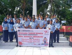 Tabur Bunga Warnai Peringatan Hari Bhakti Imigrasi di Biak 5 Tabur Bunga Warnai Peringatan Hari Bhakti Imigrasi di Biak