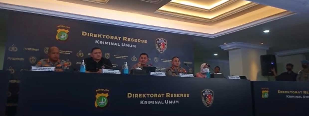 Kapolda Metro Jaya dan jajaran beri keterangan pers. (tribratanews.polri.go.id)