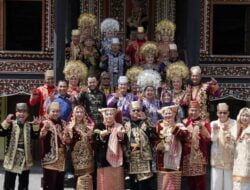 Pangdam III/Siliwangi Berbaju Adat Minang di Padang Panjang 2 Pangdam III/Siliwangi Berbaju Adat Minang di Padang Panjang