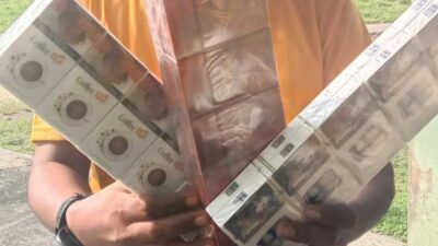 Pedagang tawarkan rokok ilegal