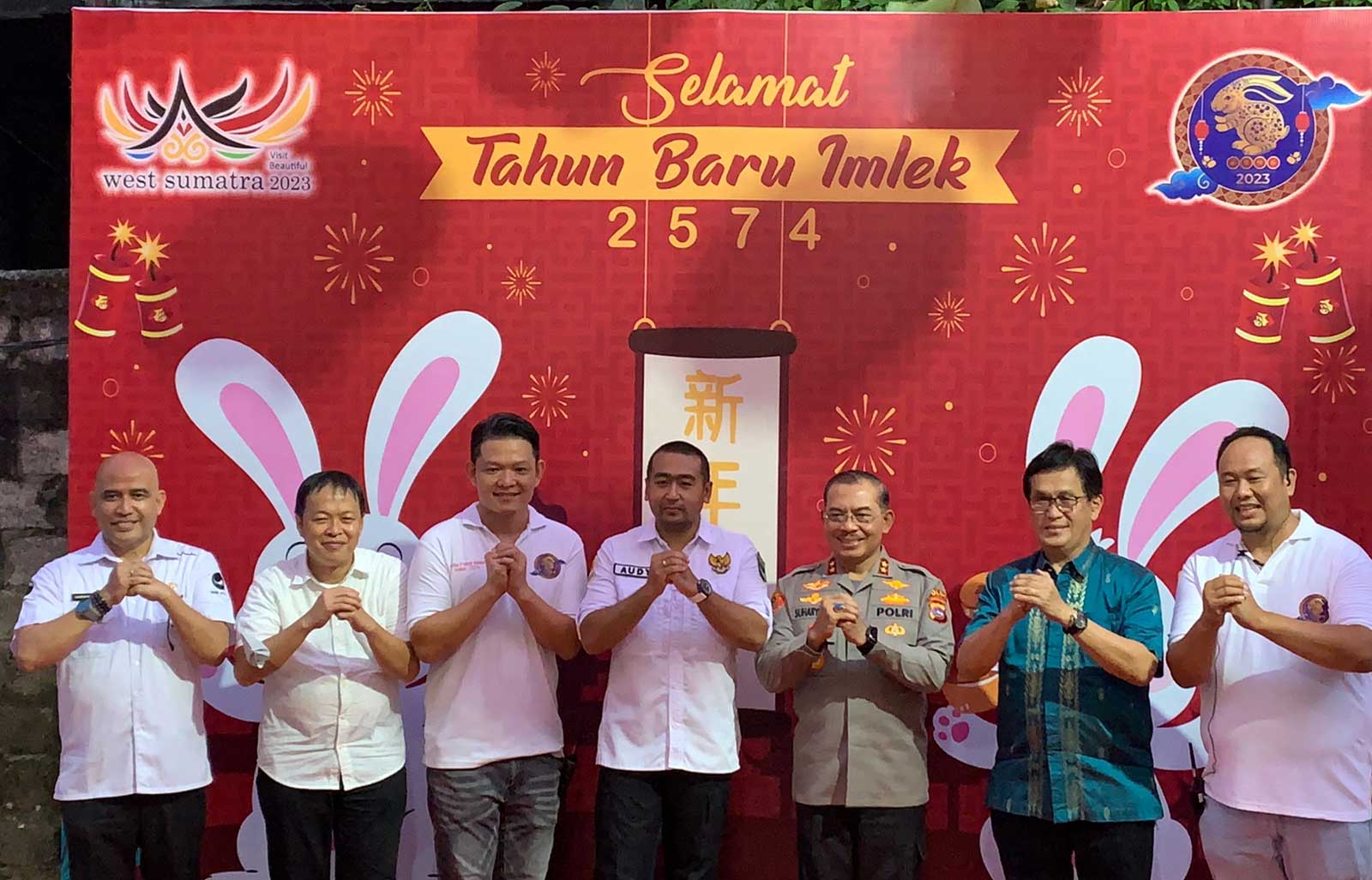 Perayaan imlek di Padang