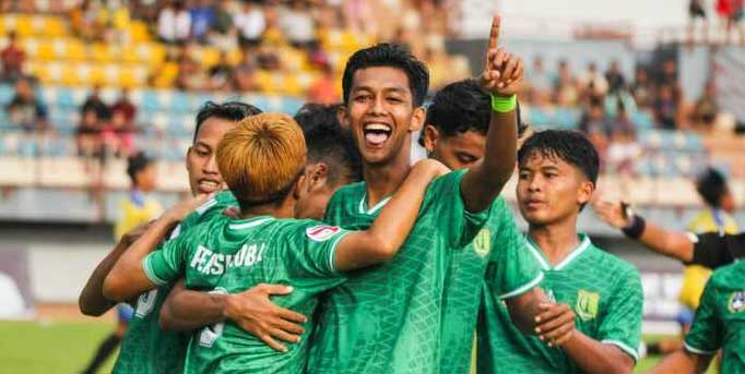 Pemain selebrasi kemenangan.