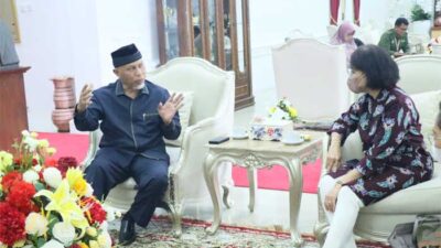 Gubernur nyatakan dukungan terhadap pelaksanaan imunisasi polio saat pertemuan dengan Direktur Pengelolaan Imunisasi Kemenkes, Prima Yosephine di Padang, Jumat (20/1/2023). (kominfo)