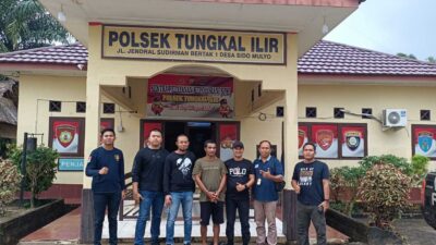 Foto bersama di Polsek Tungkal Ilir