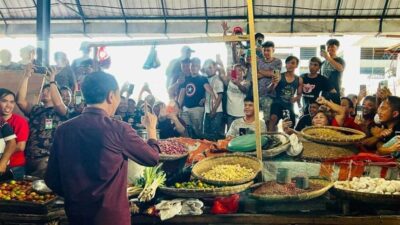 Presiden Joko Widodo dialog dengan pedagang. (presidenri.go.id)