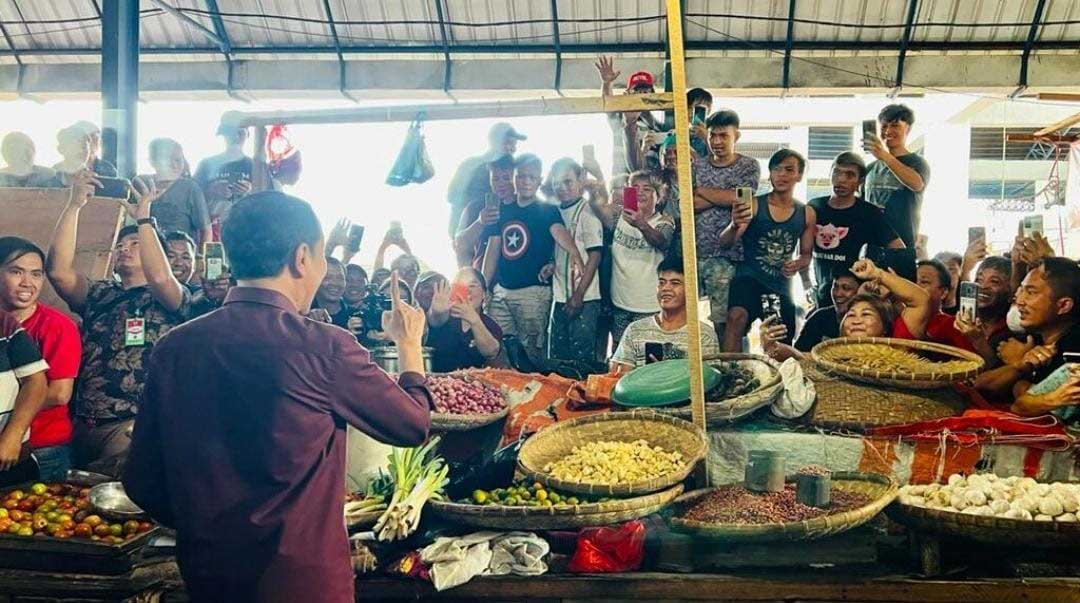 Presiden Joko Widodo dialog dengan pedagang. (presidenri.go.id)