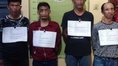 Empat terduga pelaku dan barang bukti yang diamankan polisi