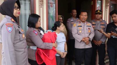 Kenalan di Facebook, Perempuan Asal Sulawesi Utara Bersama Bayinya Terlantar di Sungai Geringging