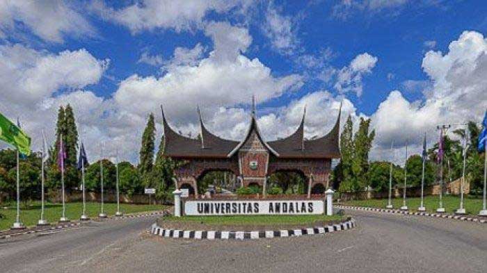 Gerbang kampus Unand Limau Manis
