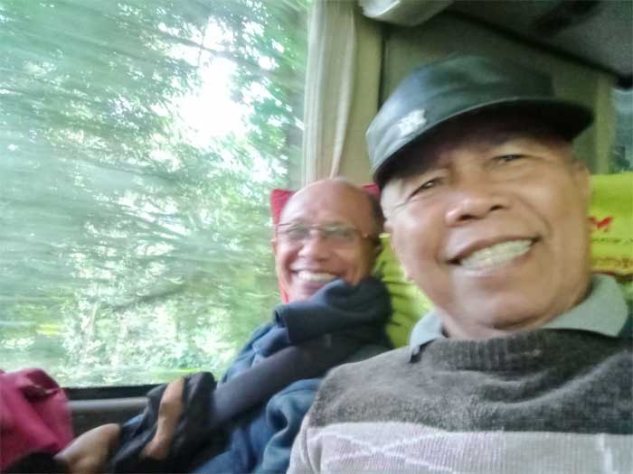 Tuanku Amir dan Saco di bus NPM menuju Medan. (TKA)