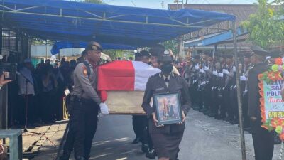 Pemakaman anggota polri yang jadi korban jembatan putus