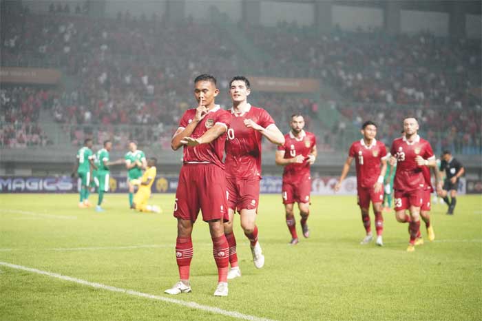Pemain Indonesia selebrasi usai cetak gol ke gawang Burundi pada laga pertama FIFA matchday di Stadion Patriot Candrabhaga, Bekasi, Sabtu (25/3/2023) malam