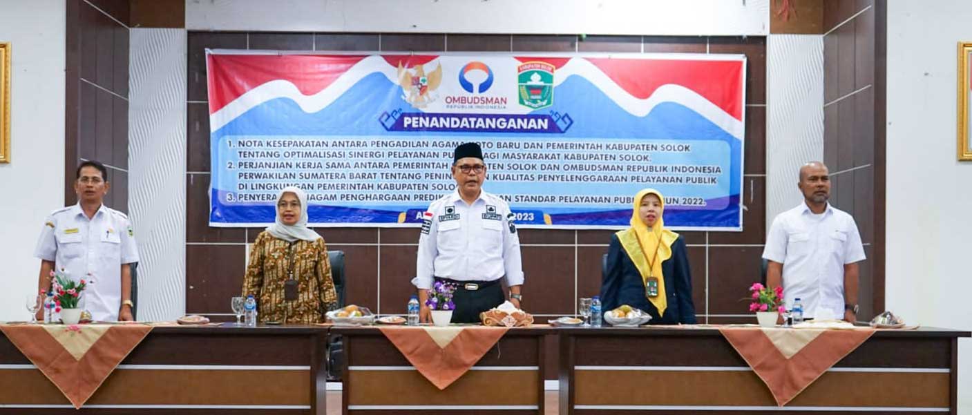 BERSAMA-Bupati Solok bersama Kepala Ombudsman dan Ketua Pengadilan Negeri Koto Baru di Gedung Solok Nan Indah, Rabu (8/3/2023).