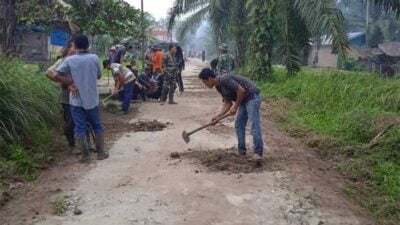 Meriahkan Hari Jadi Kabupaten, Warga Desa Hessa Prompongan Gotong Royong