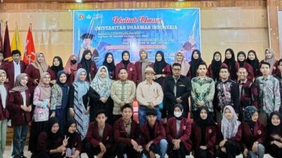 Foto bersama usai kuliah umum di Undhari, Kamis (2/3/2023)