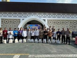 Tim Jumpe Romansa Polda Riau Salurkan Sembako di Sejumlah Masjid dan Musala