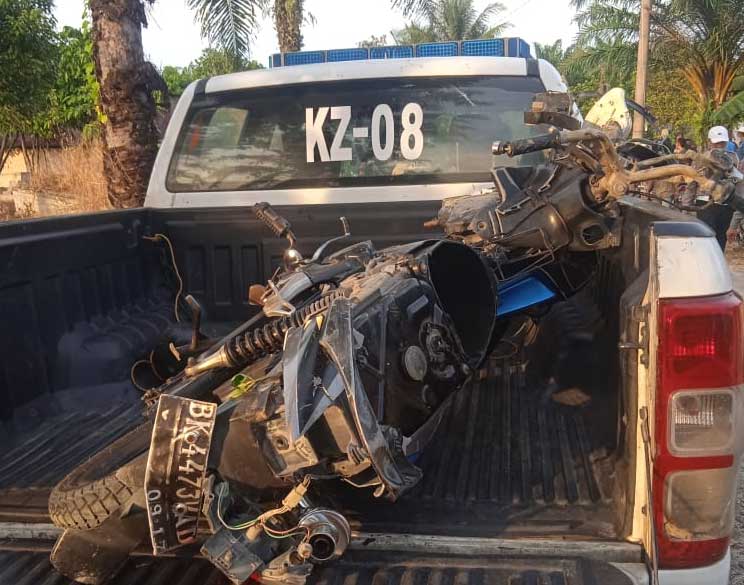 Sepeda motor yang tertabrak kereta di di Dusun IX Desa Firdaus, Kabupaten Serdang Bedagai, Sumatera Utara, Kamis (2/3/3023).