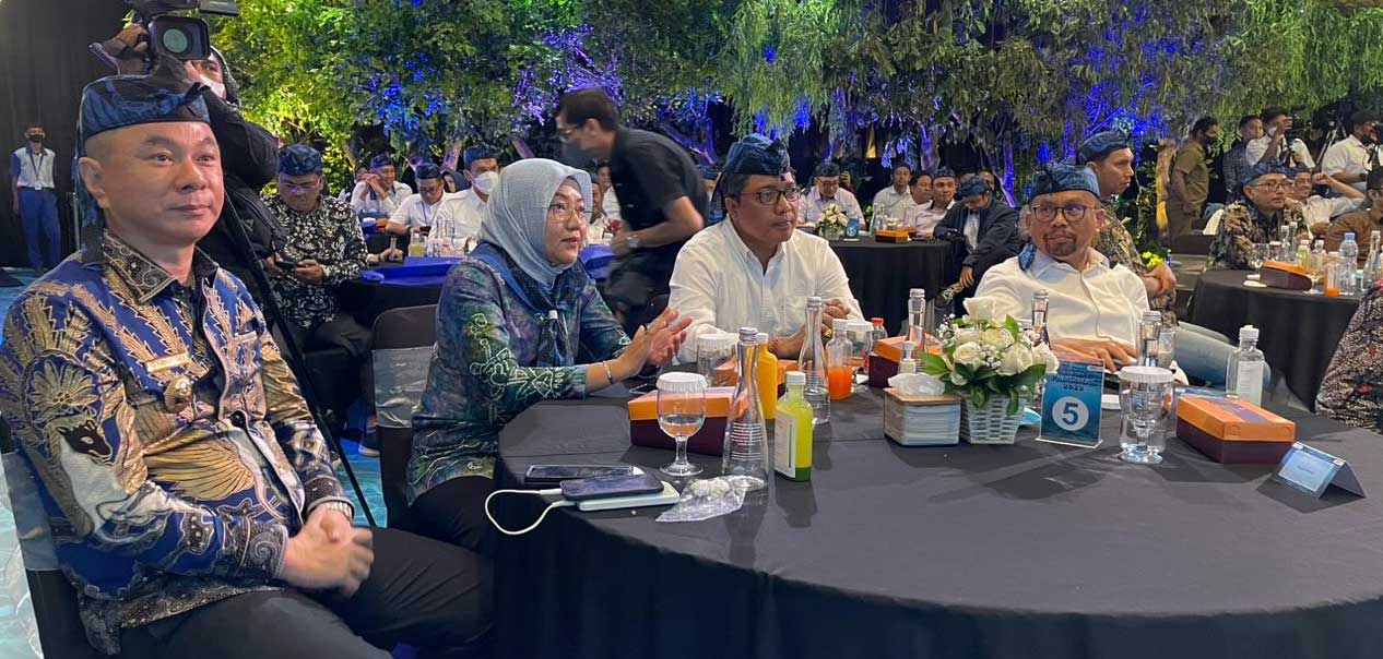 PELUNCURAN PAMSIMAS-Bupati Kaimana, Freddy Thie (kiri) hadiri kick off meeting Program Penyediaan Air Minum dan Sanitasi Berbasis Masyarakat (Pamsimas) di Auditorium Kementerian PUPR, Jakarta, Senin (7/3/2023).