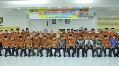Foto bersama usai pelantikan pengurus Persatuan Wredatama Republik Indonesia (PWRI) Kabupaten Asahan masa bhakti 2023-2027, Kamis (9/3/2023) di kantor bupati. (kominfo)