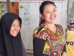 Pedagang di Sekitar Istana Basa Pagaruyung Senyum Bahagia, Ada Apa? 2 Pedagang di Sekitar Istana Basa Pagaruyung Senyum Bahagia, Ada Apa?