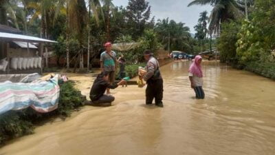 Ratusan Rumah Terendam Banjir di Dharmasraya