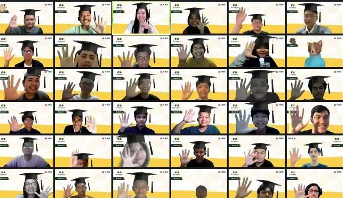 Peserta diskusi foto bersama