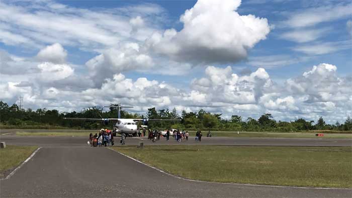 Bandara Nop Goliat Dekai yang kembali dipadati masyarakat
