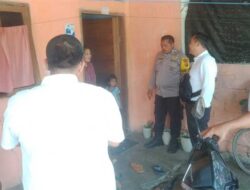 Bayi Ditemukan di Depan Rumah, Warga Heboh