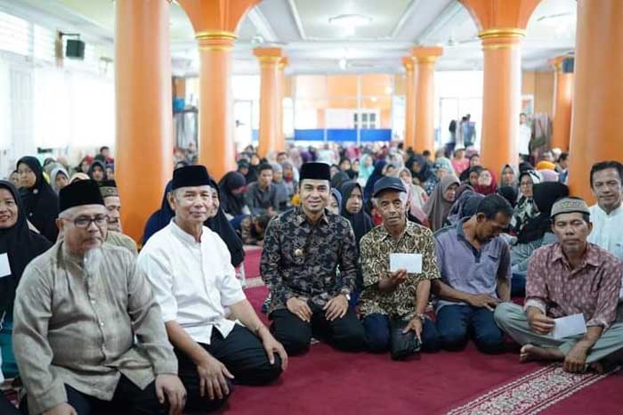 Wakil wali kota bersama jajaran Baznas Kota Solok
