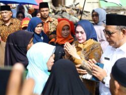 Datangi Lokasi Kebakaran, Bupati Solok Upayakan Bantuan Pemerintah Pusat