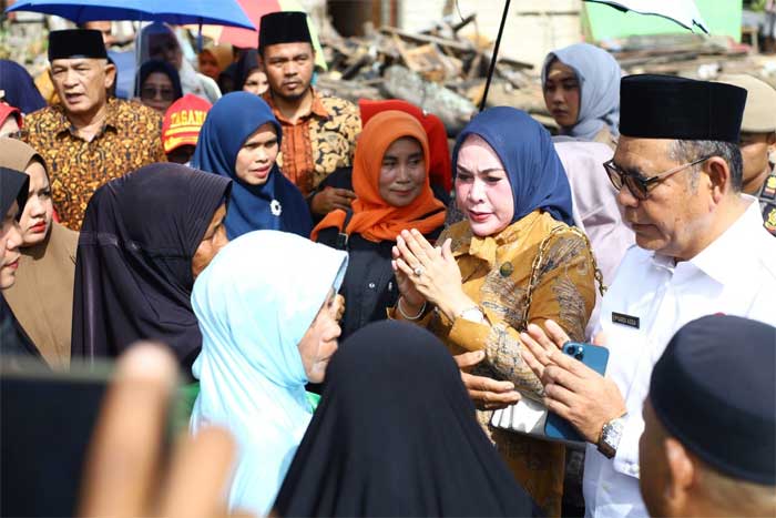 Bupati Solok kunjungi lokasi kebakaran di Muaro Pingai
