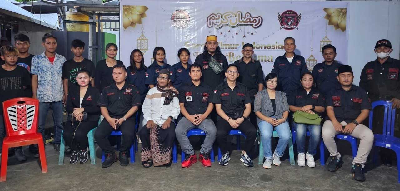 Jajaran Garda Timur Indonesia Sulawesi Utara foto bersama di Panti Asuhan Al-Ikhwan