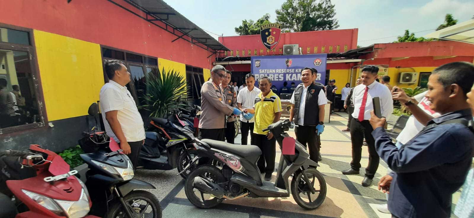 Barang bukti yang diamankan polisi