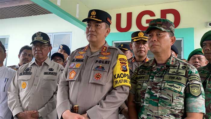 Kapolda Riau berikan keterangan pers