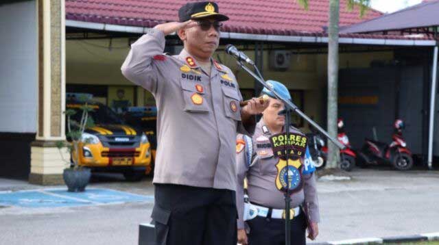 Kapolres Kampar, AKBP Didik Priyo Sambodo pimpin upacara kenaikan pangkat PNS periode 1 April 2023. (ist)