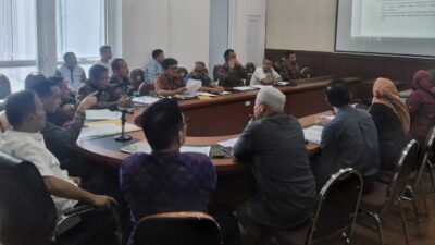 Pertemuan Pemkab Solok dengan jajaran Pemko Solok soal air beku bagi PDAM.