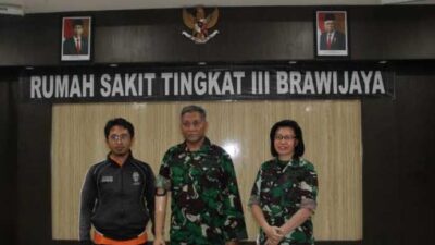 Anggota TNI Ini Diberi Tangan Palsu, Simak Kisahnya