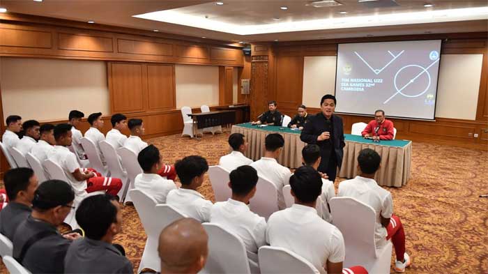 Ketua Umum PSSI, Erick Thohir motivasi pemain timnas. (pssi)