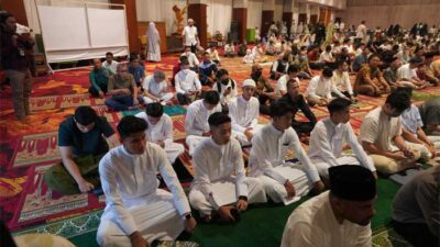 Pemain timnas Salat Idul Fitri