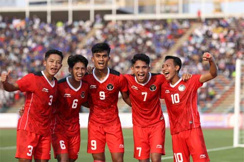 Pemain timnas rayakan gol kemenangan