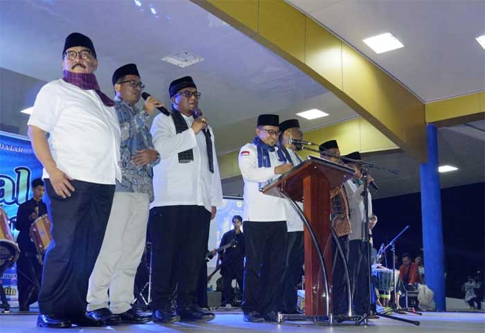 Bupati Eka Putra buka festival Gema Takbiran tingkat Tanah Datar, Kamis (20/4/2023). (prokopim)