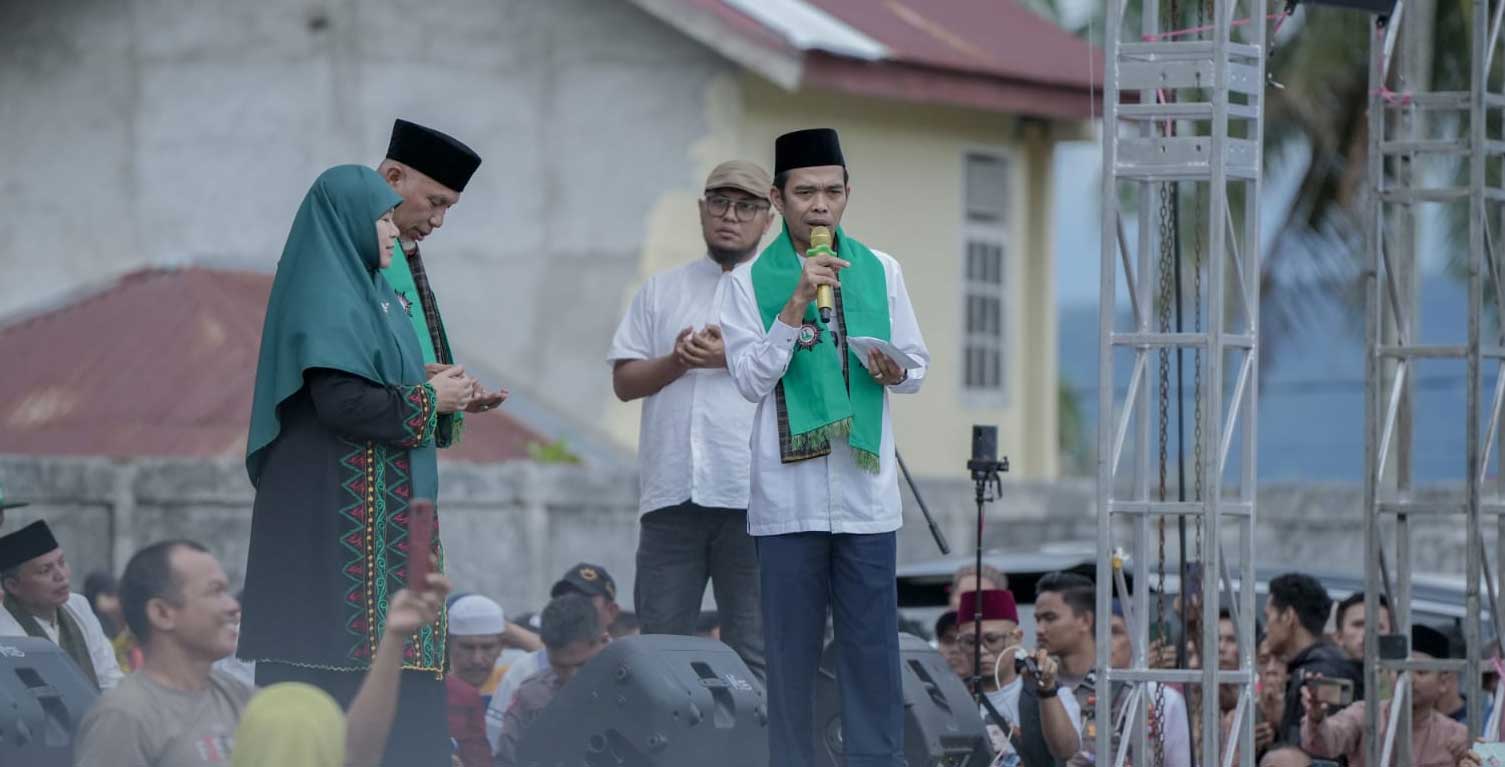 Abdul Somad berikan tausiyah di hadapan ribuan warga