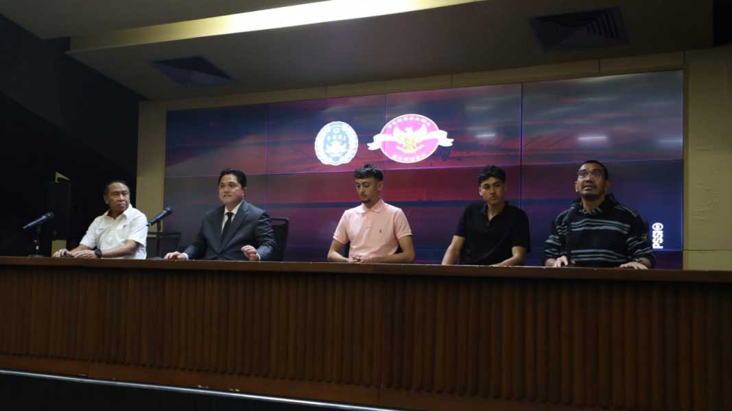 Ketua Umum PSSI, Erick Thohir berikan keterangan pers terkait kedatangan Argentina ke Indonesia. (pssi)