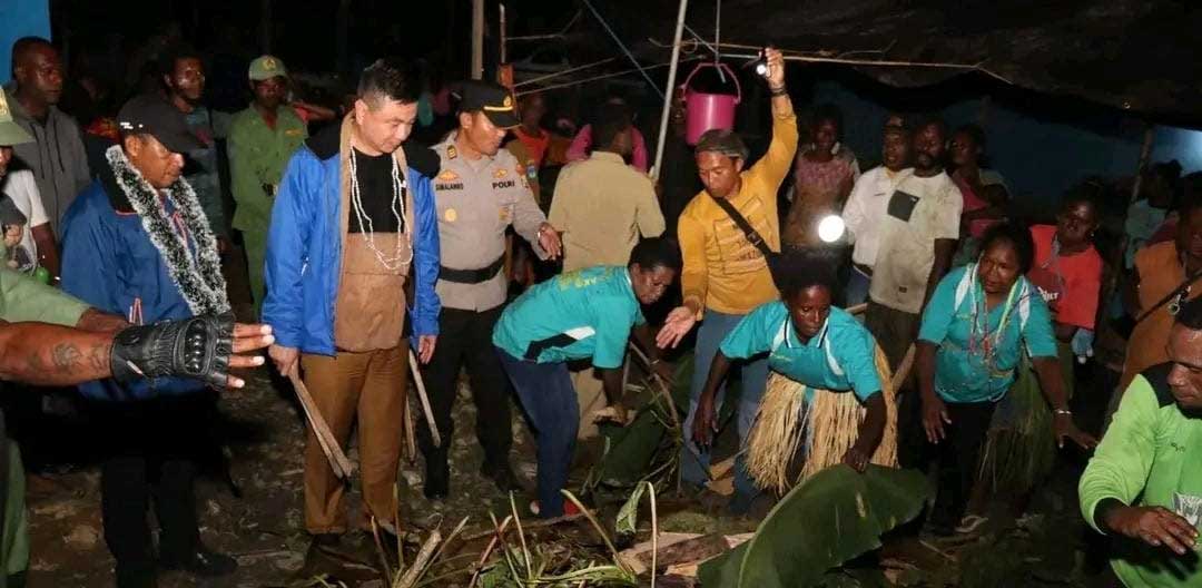 Bupati hadiri barapen di Kampung Ure