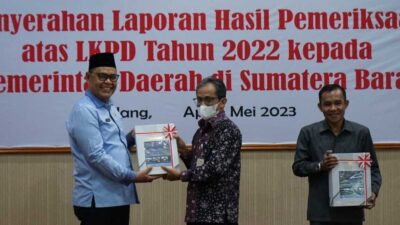 Bupati Solok Epyardi Asda terima opini WTP dari BPK Sumbar