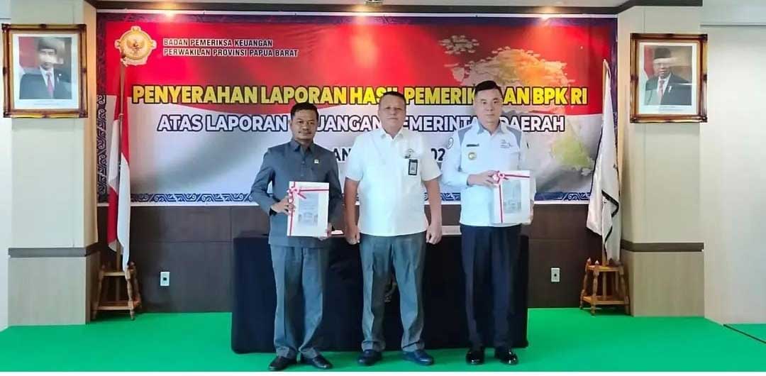 Bupati Kaimana terima opini WTP