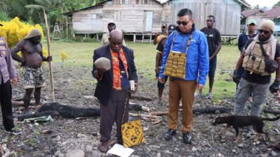 Bupati saksikan peletakkan batu pertama pembangunan rumah ibadah